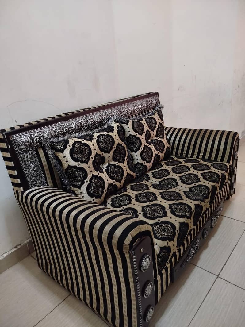 6 seater sofa 0