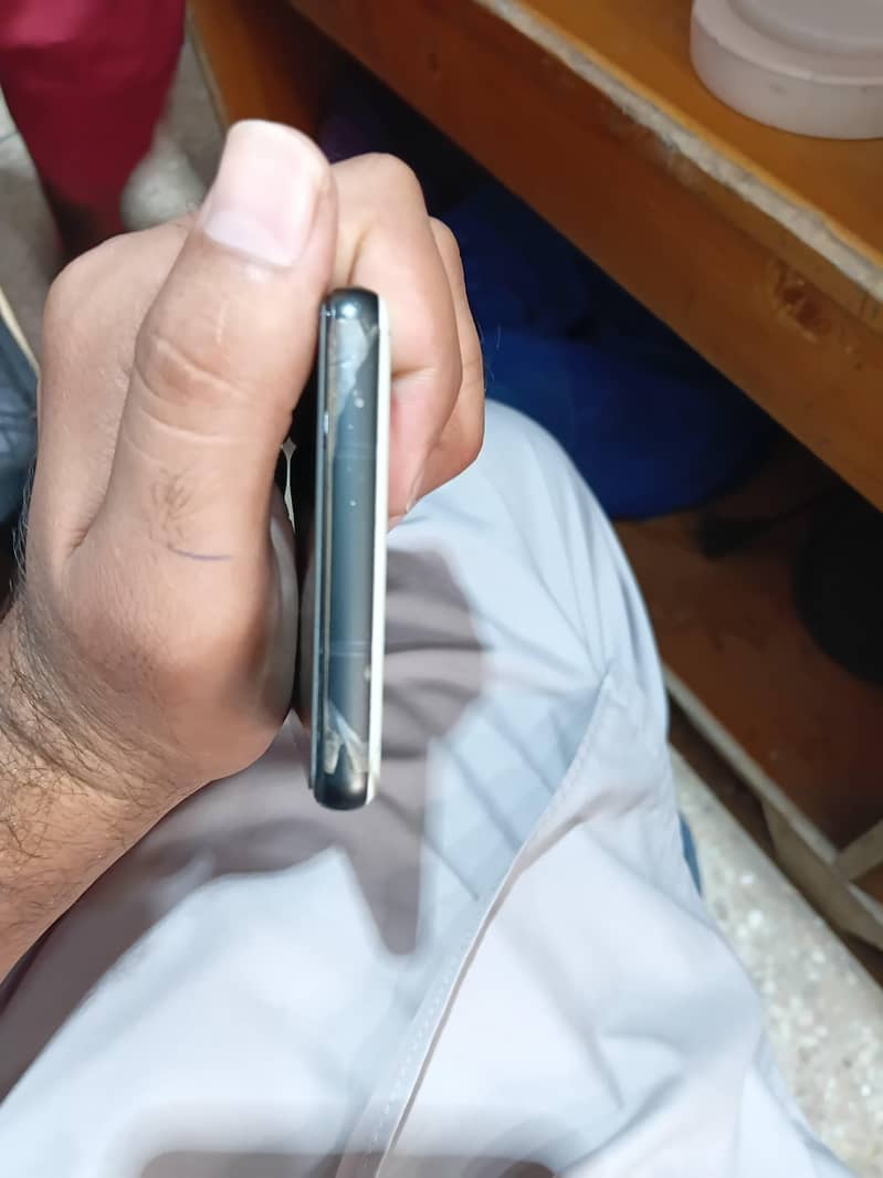 Google Pixel 6a 5