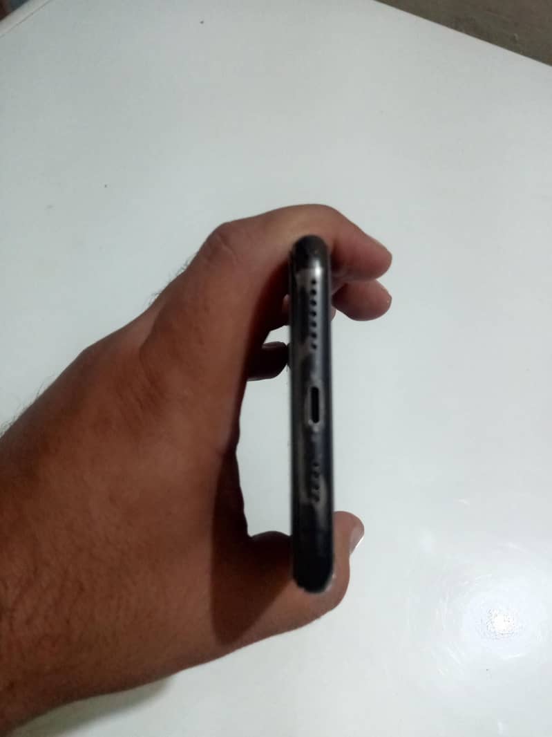 Apple iPhone XS Max 6