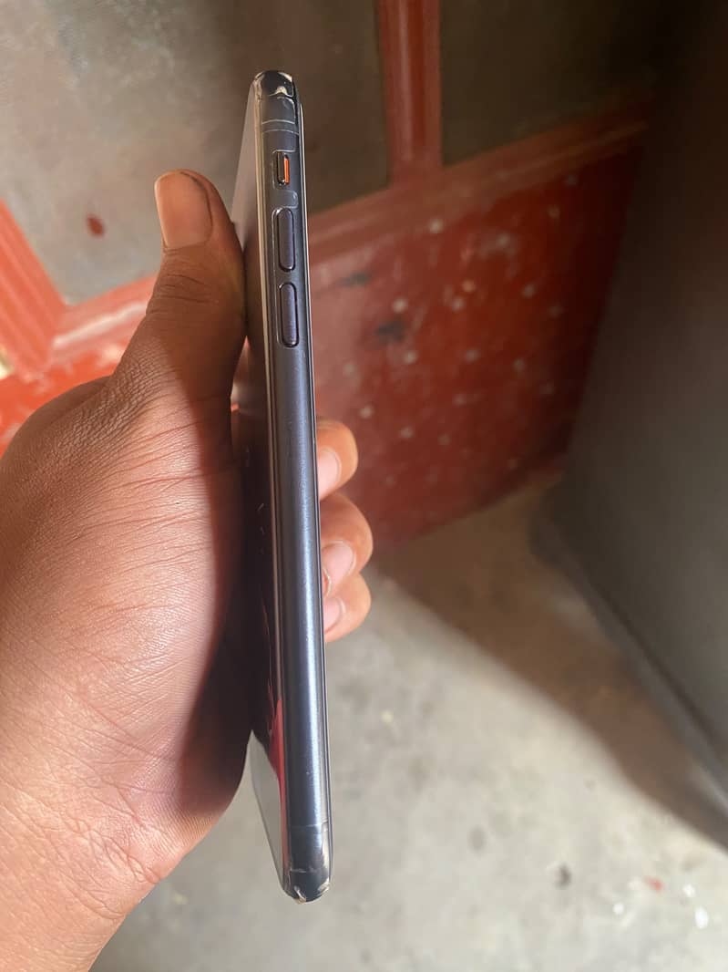 Apple iPhone XR 3