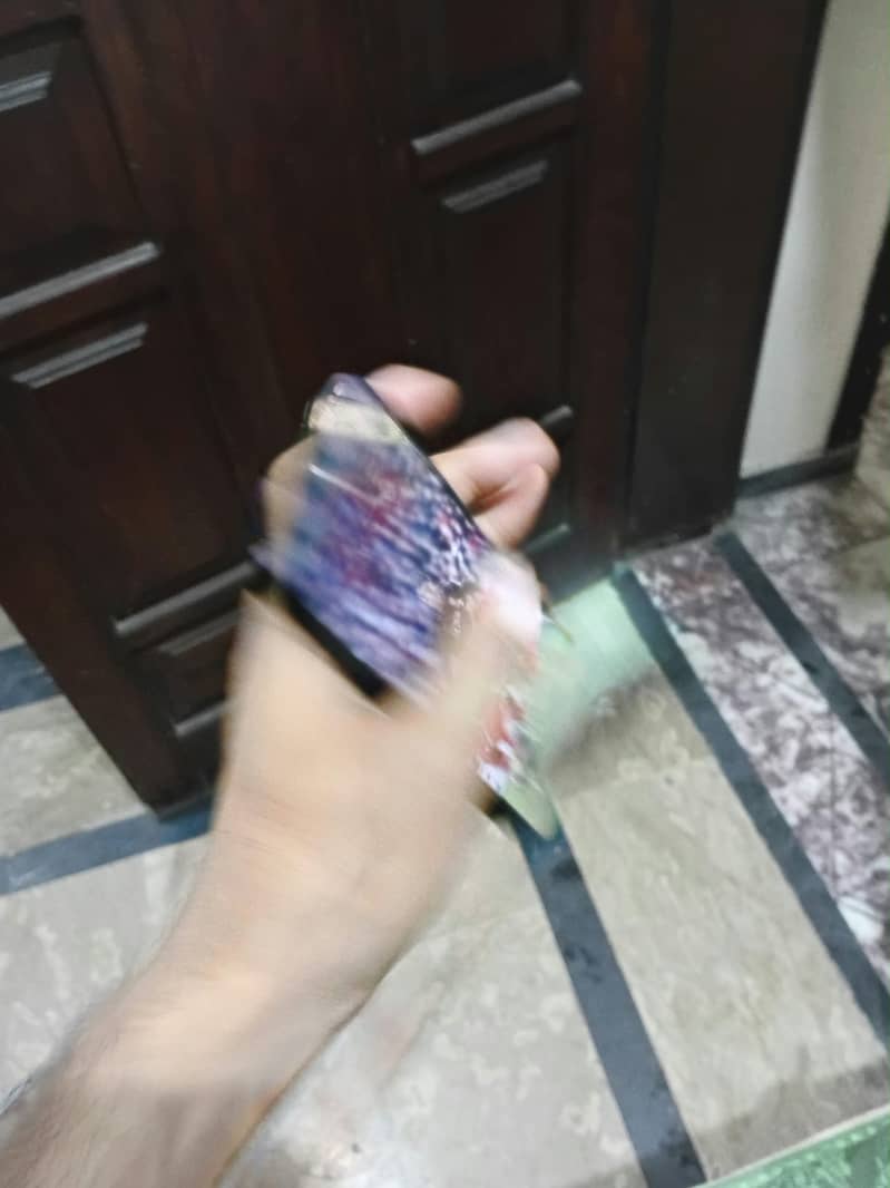 Apple iPhone 13 4