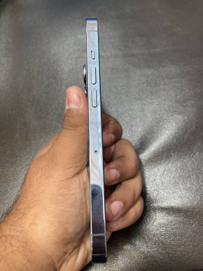 Apple iPhone 13 Pro 2