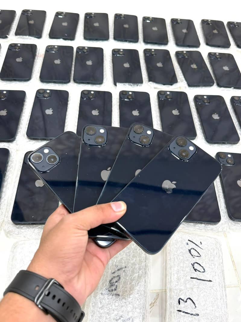 Apple iPhone 13 0