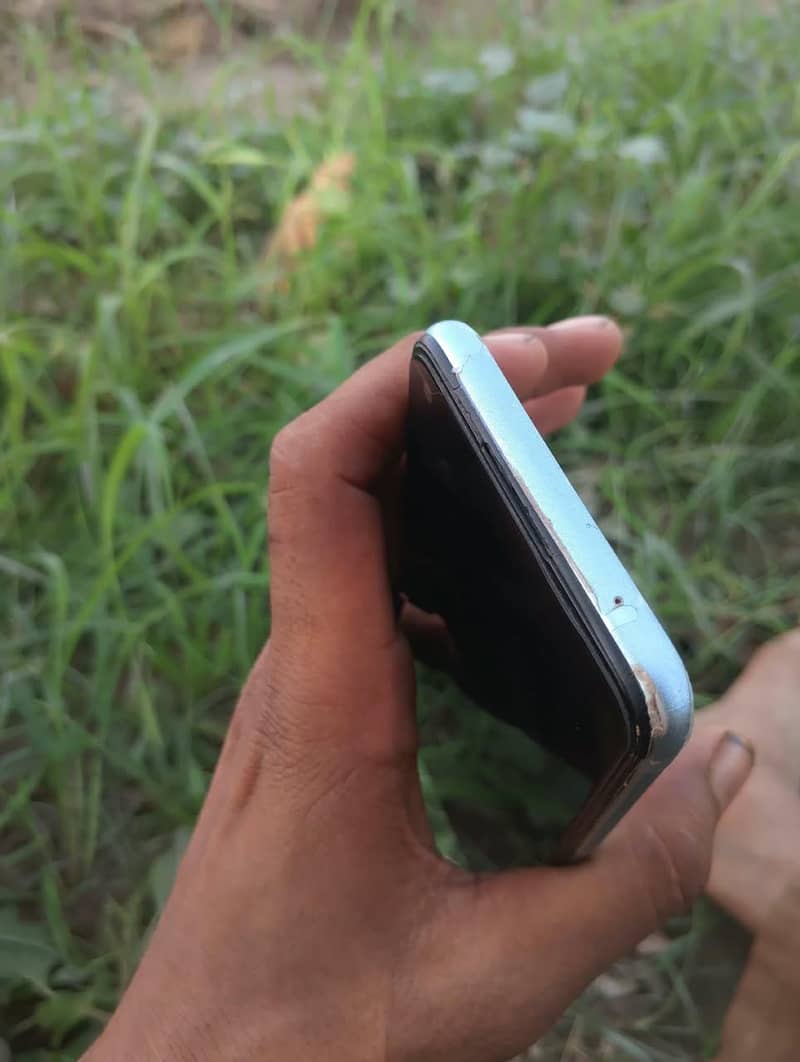 OPPO A76 1