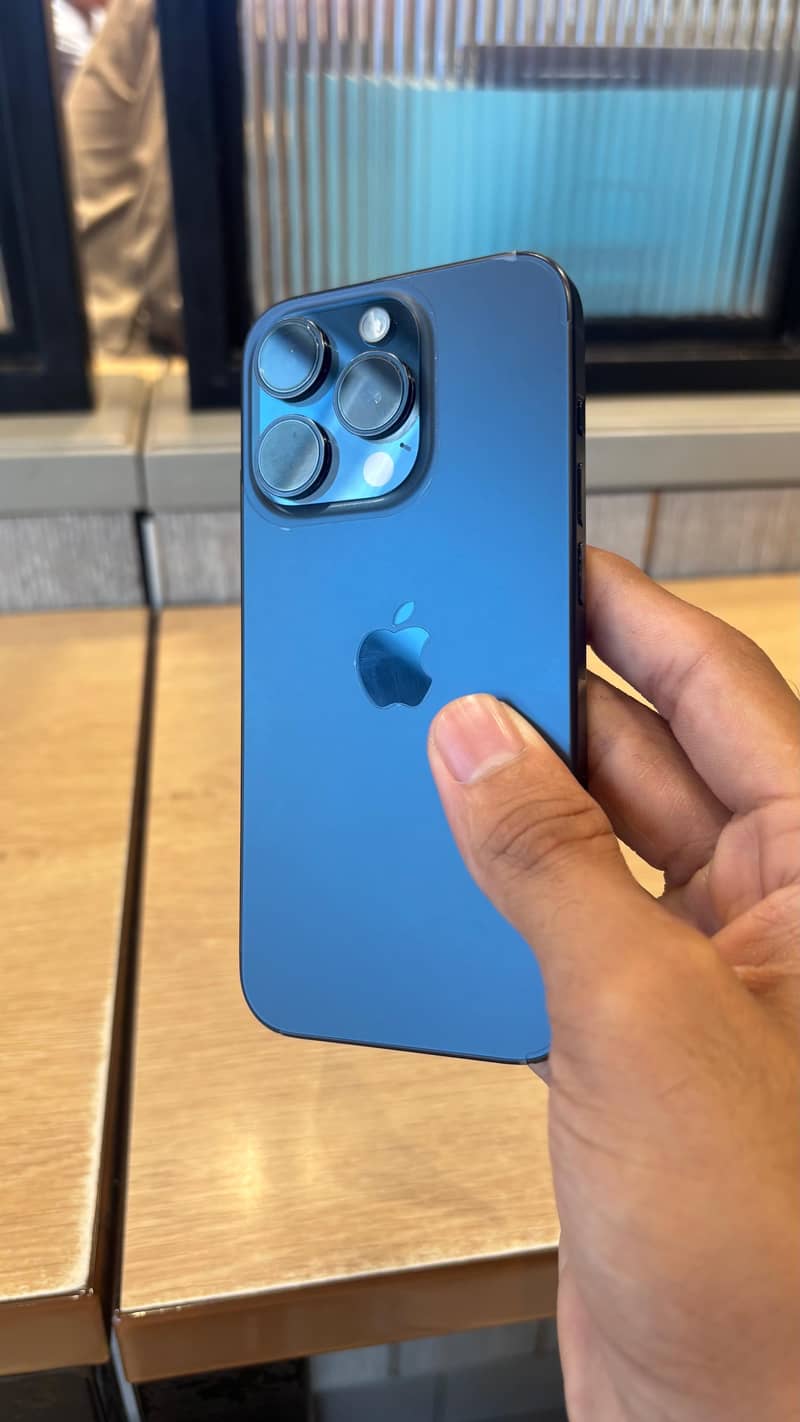 Apple iPhone 15 Pro 0