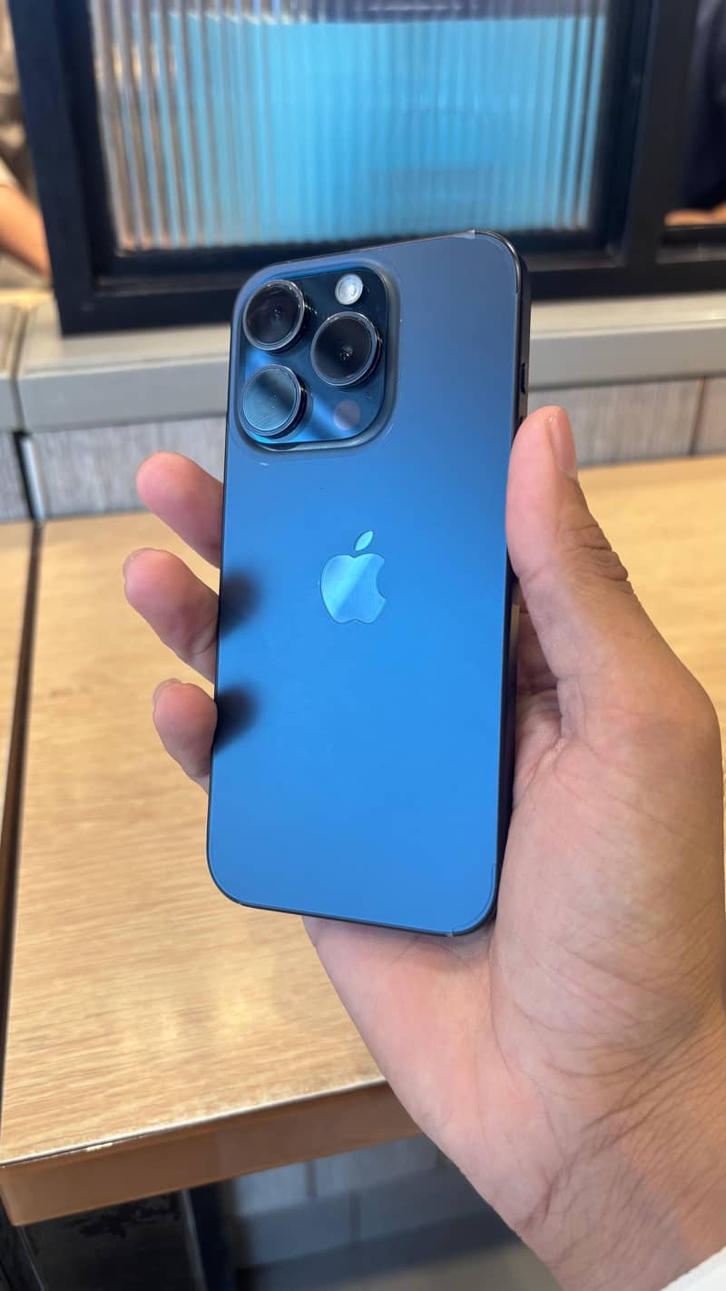 Apple iPhone 15 Pro 3