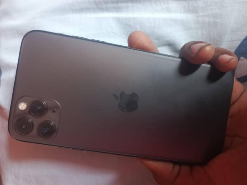Apple iPhone 11 Pro Max 1