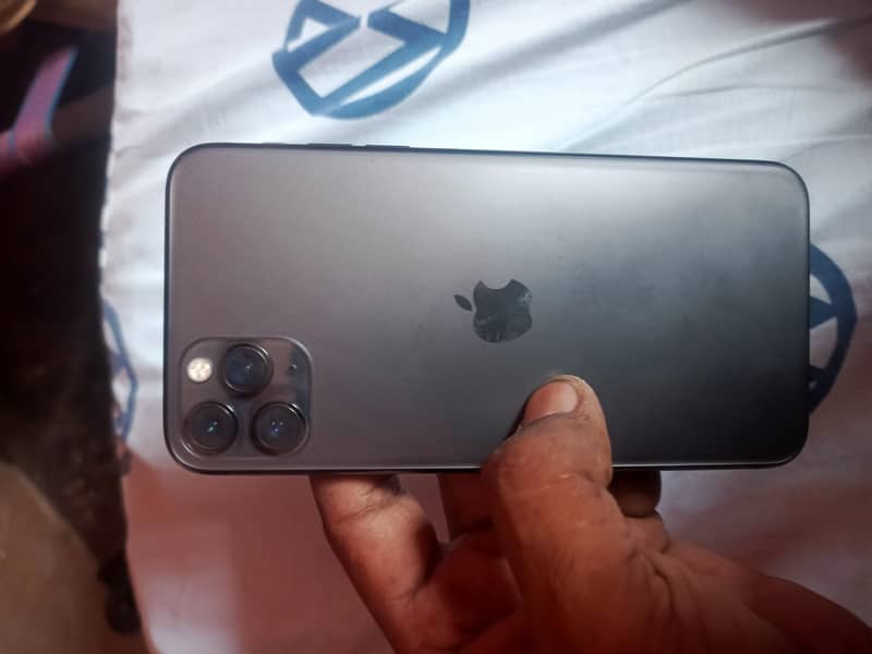 Apple iPhone 11 Pro Max 6