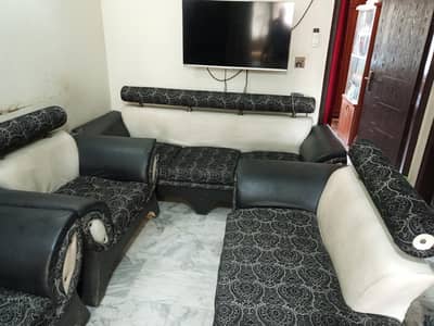 sofa set 7 Seater good condition