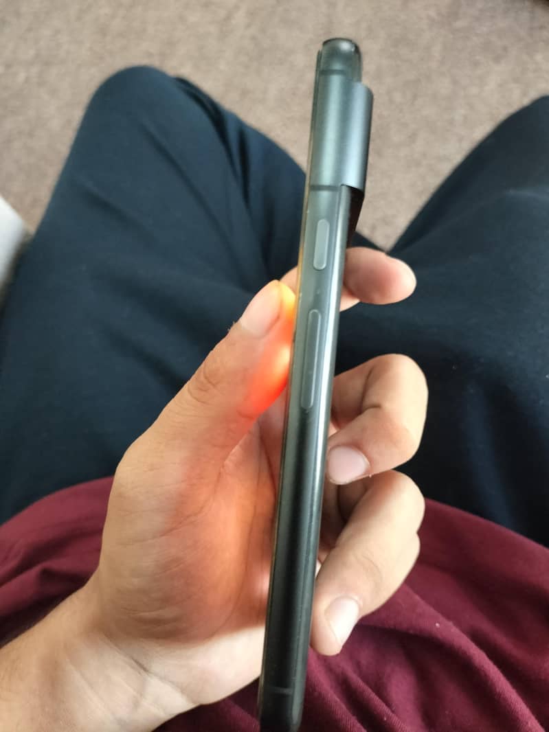 Google Pixel 8 4