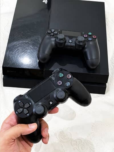 PS4 FAT 1TB + 2 Controllers + 15 Games + Jailbreak | Complete Package