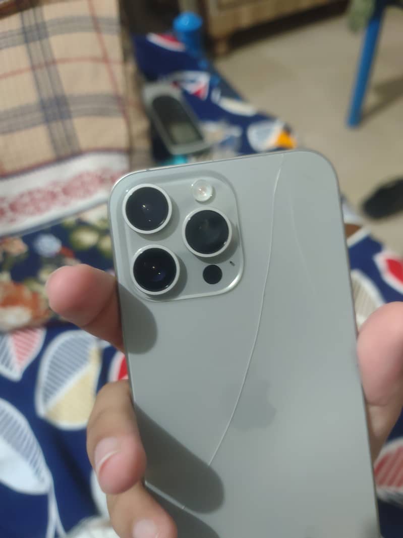 Apple iPhone 15 Pro Max 0