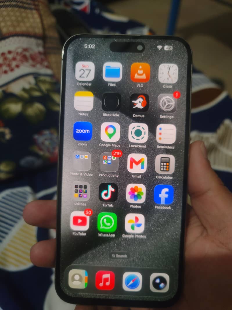 Apple iPhone 15 Pro Max 9