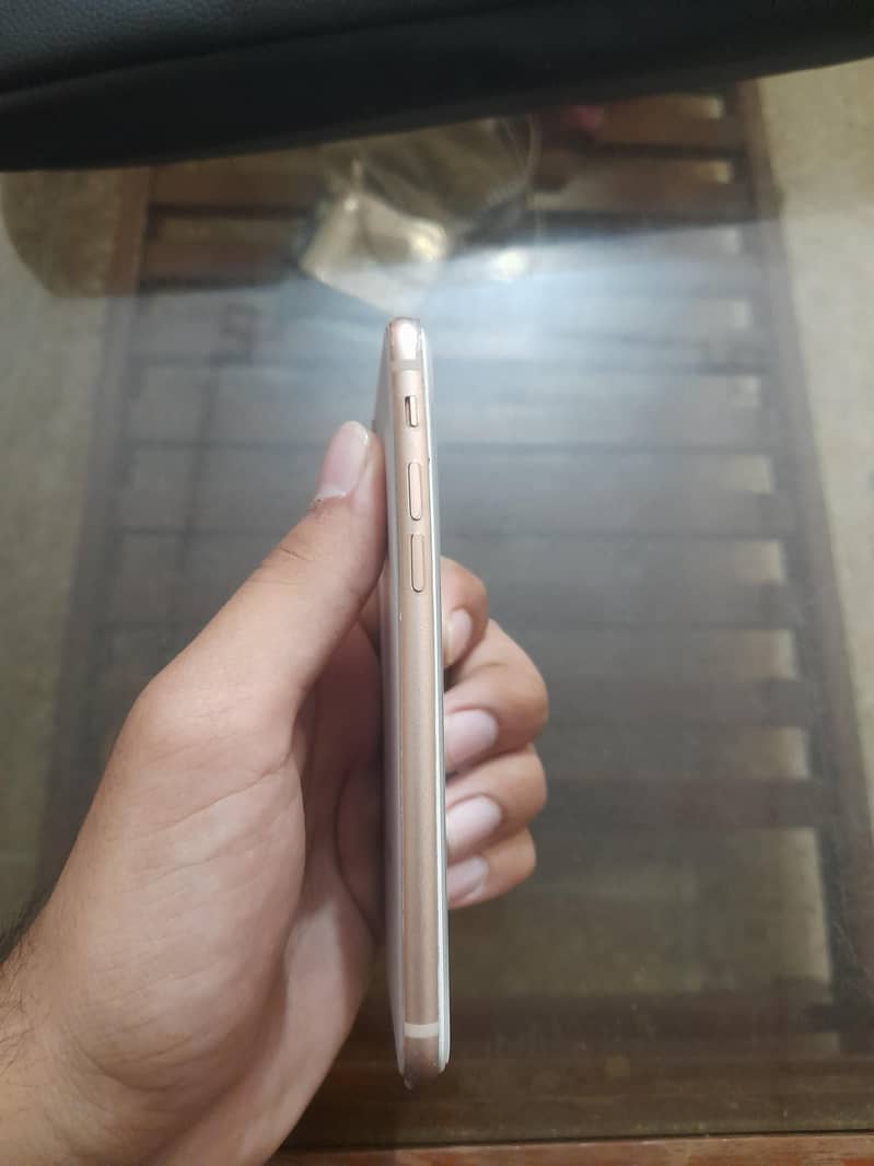 Apple iPhone 8 3