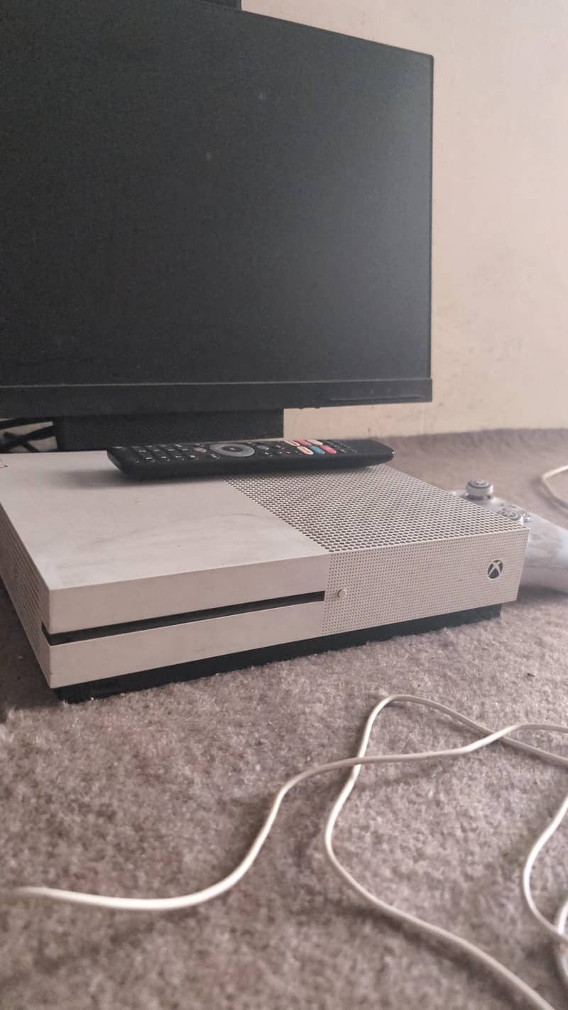 Xbox One S 0