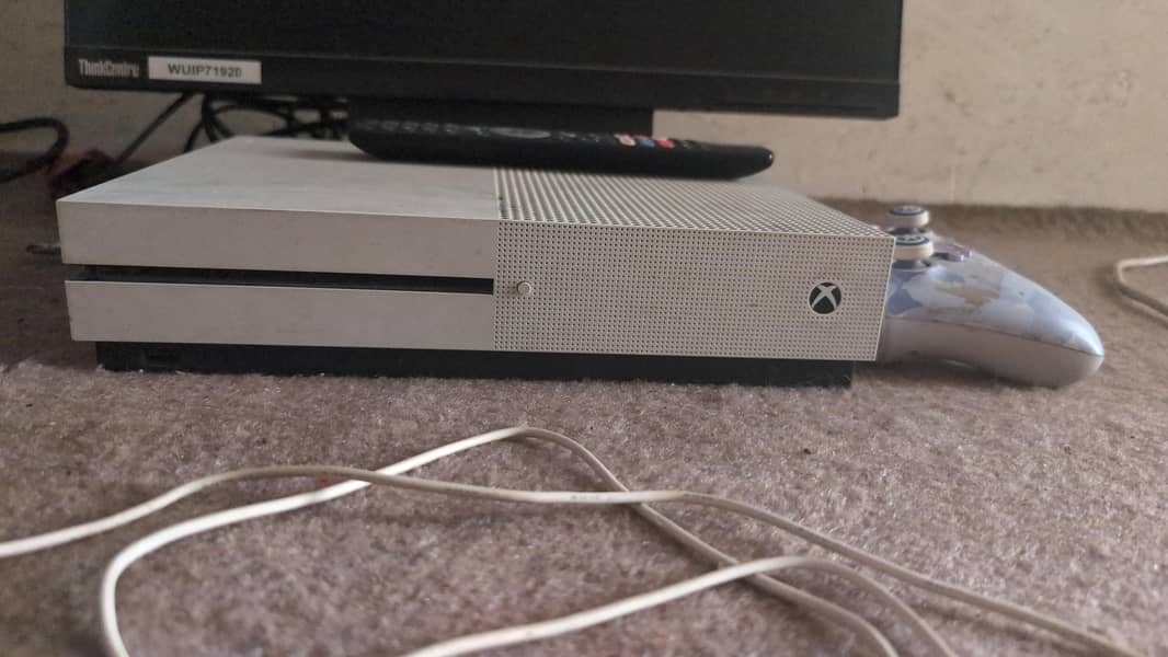 Xbox One S 1