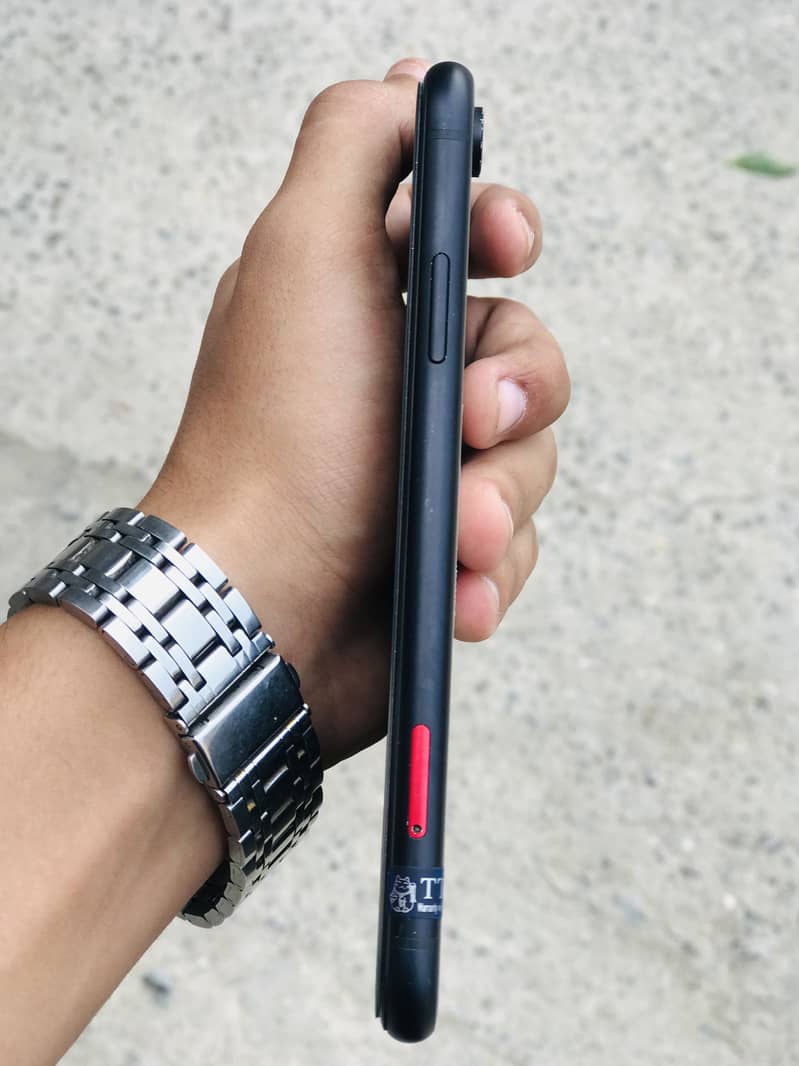 Apple iPhone XR 3