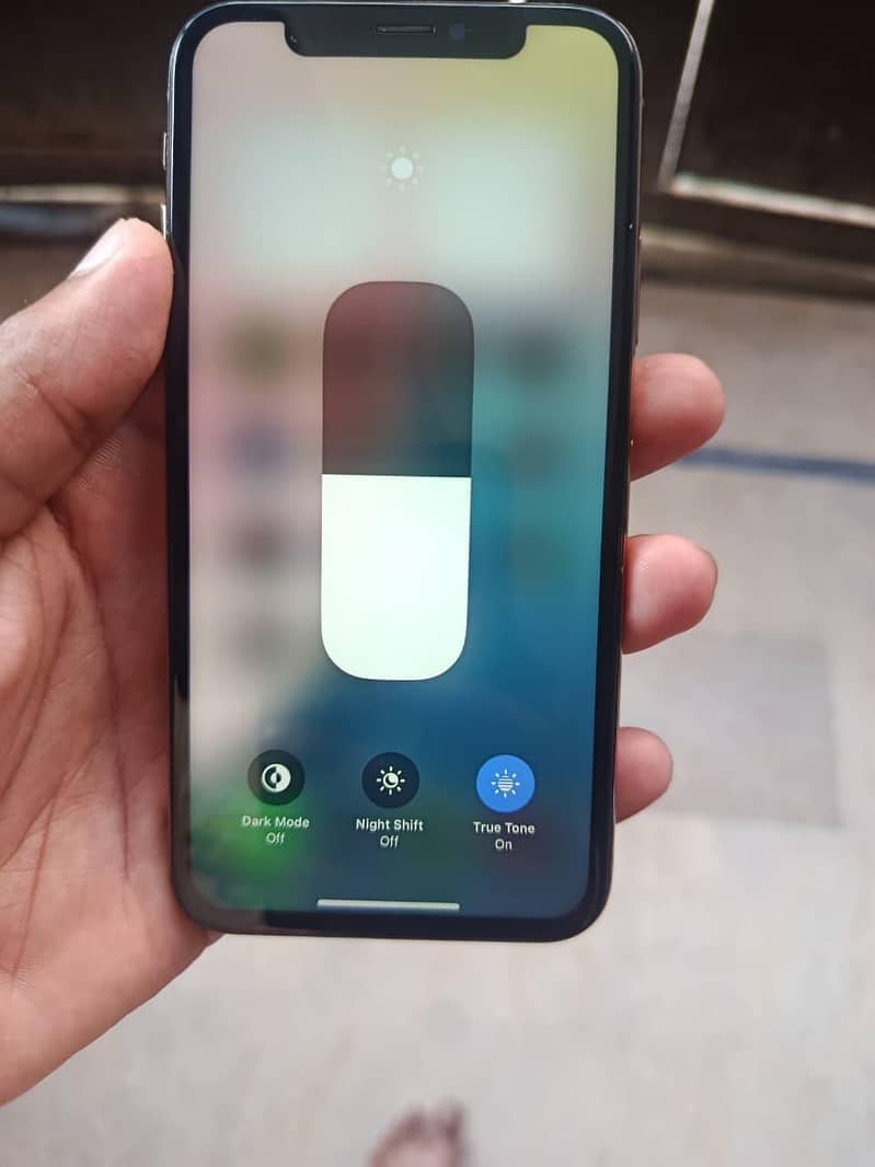 Apple iPhone XS 4