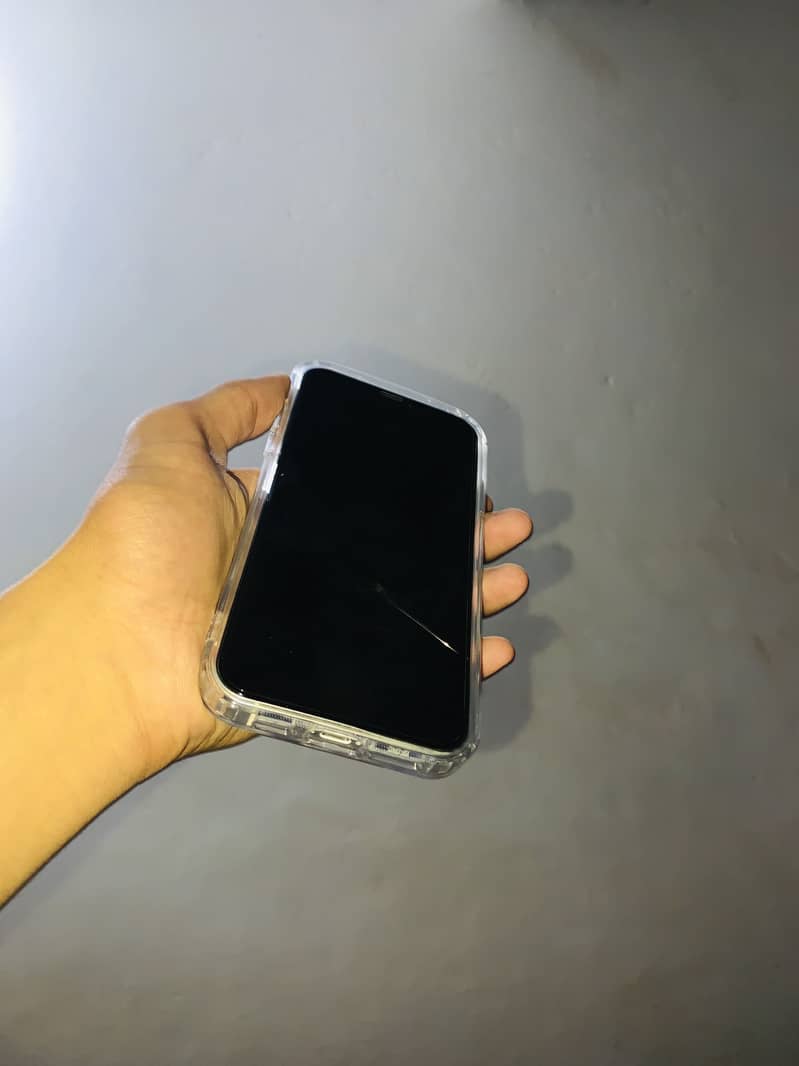 Apple iPhone 11 4