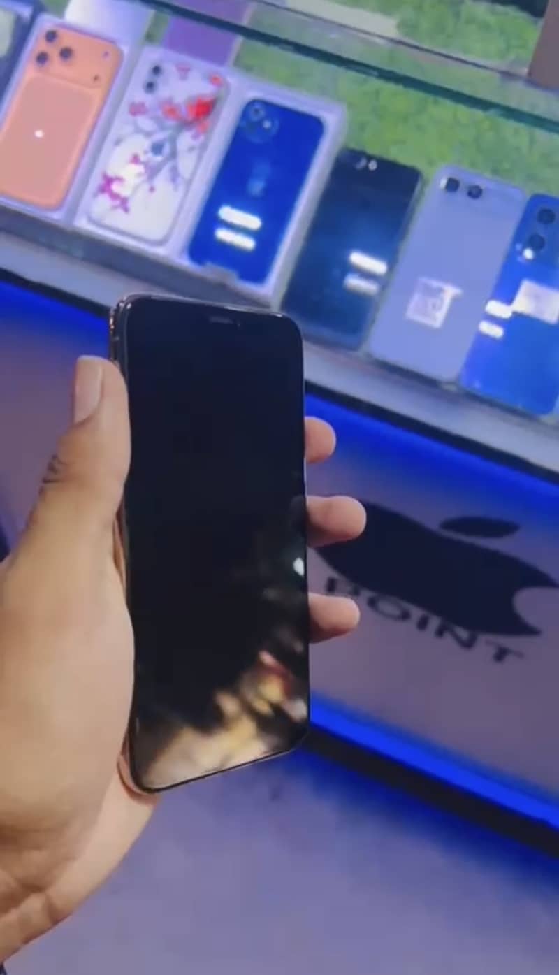 Apple iPhone XS 1
