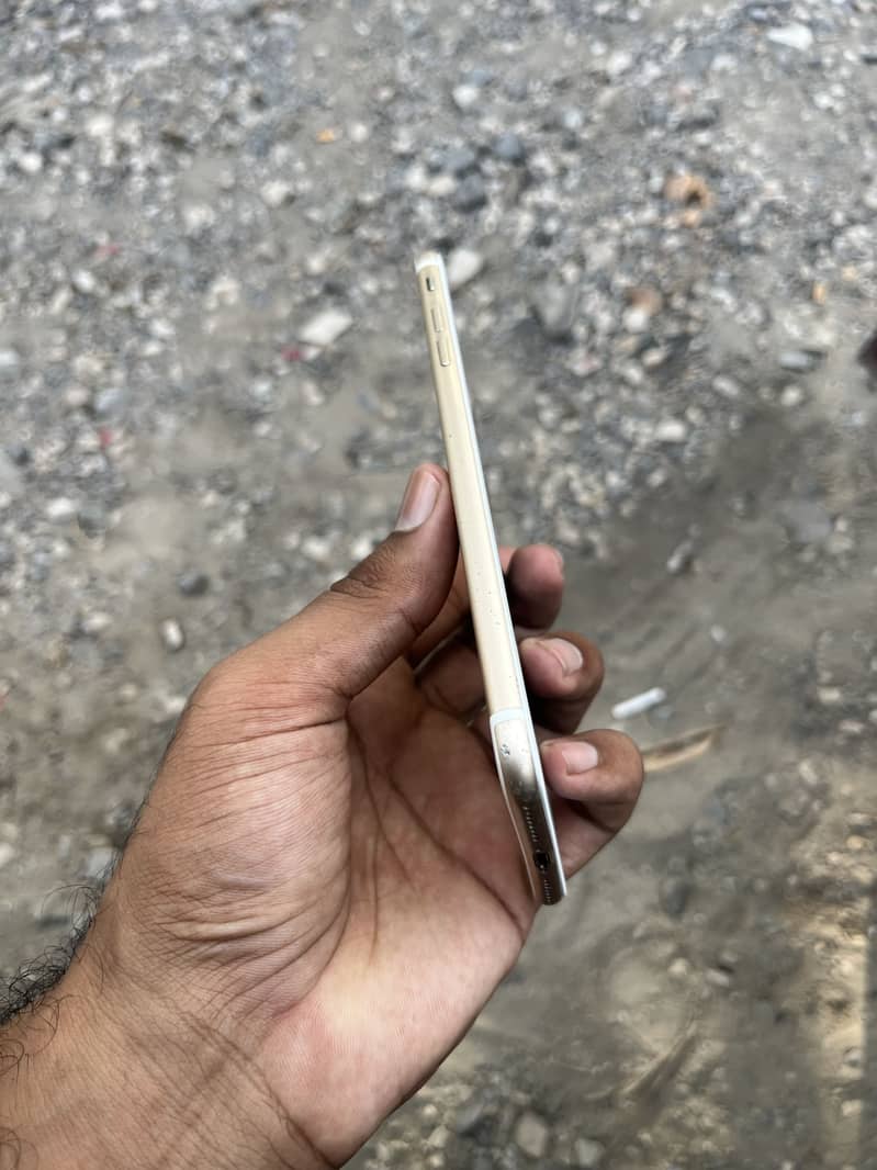 Apple iPhone 7 Plus 2
