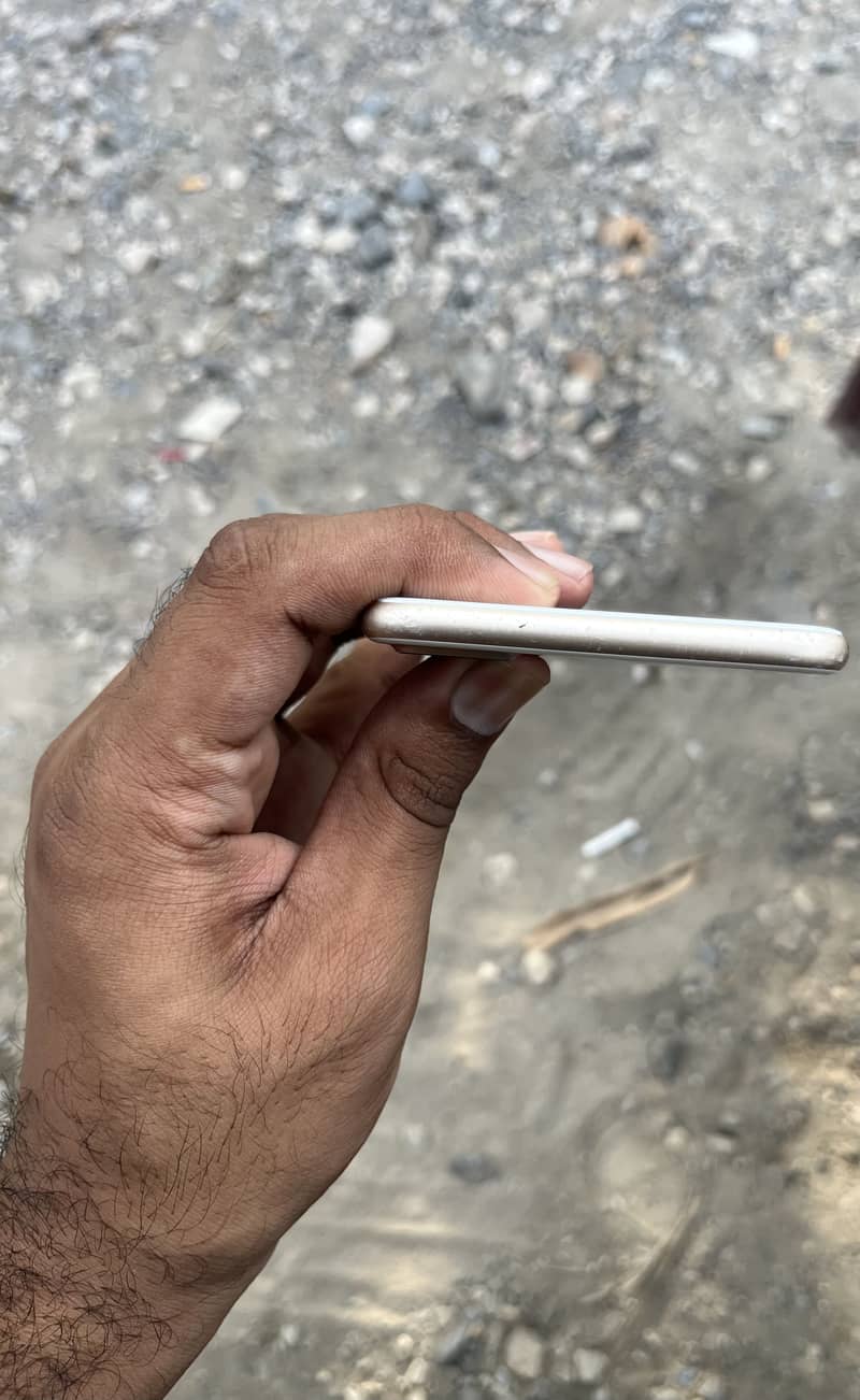 Apple iPhone 7 Plus 4