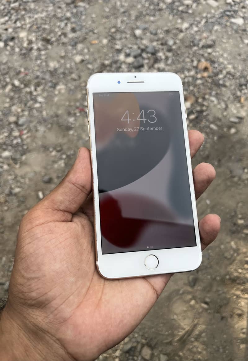 Apple iPhone 7 Plus 5