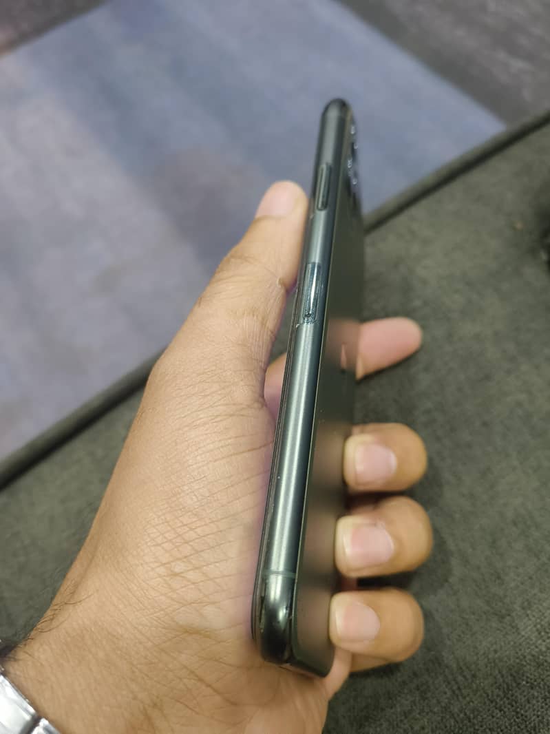 Apple iPhone 11 Pro Max 3