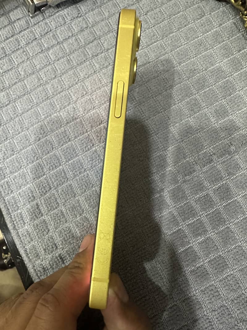 Apple iPhone 14 2