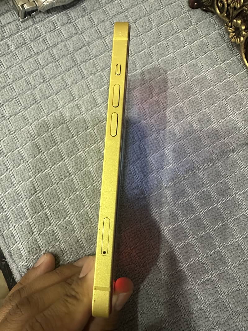 Apple iPhone 14 3