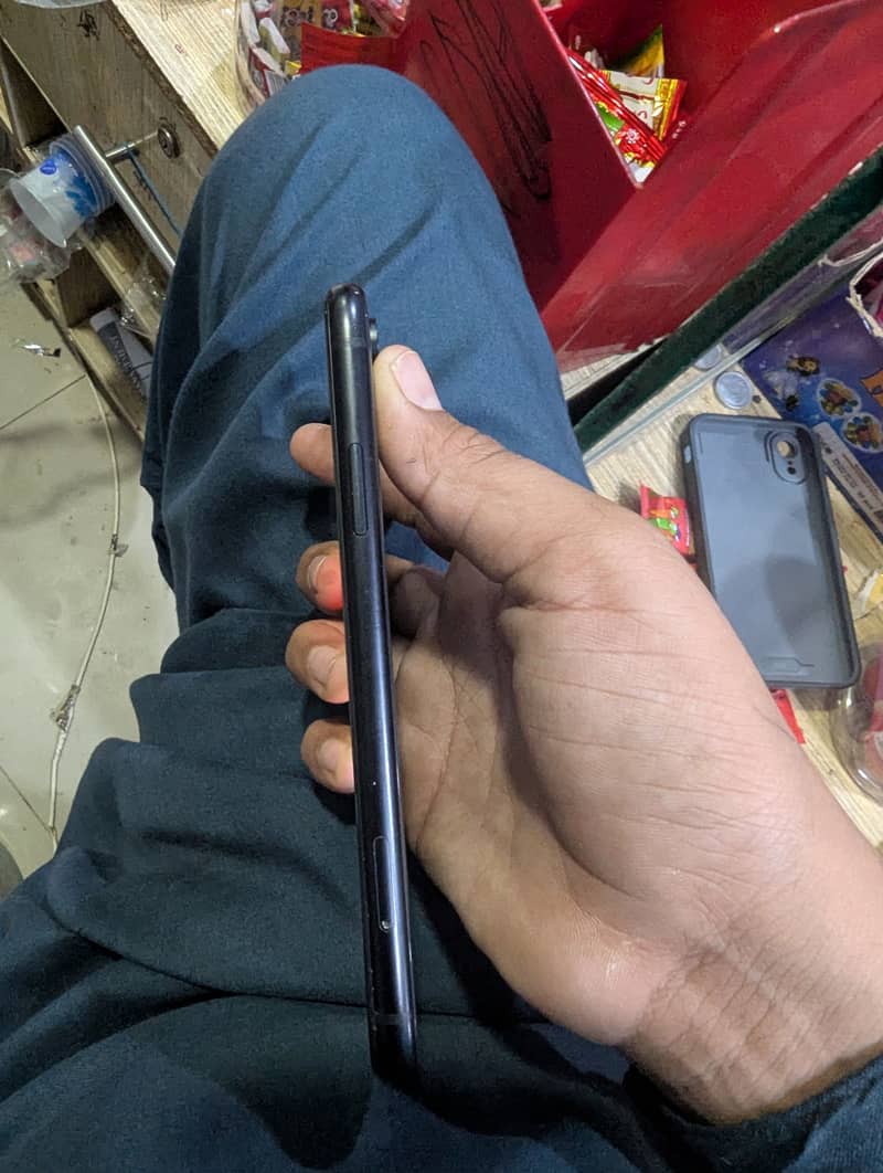 Apple iPhone XR 1