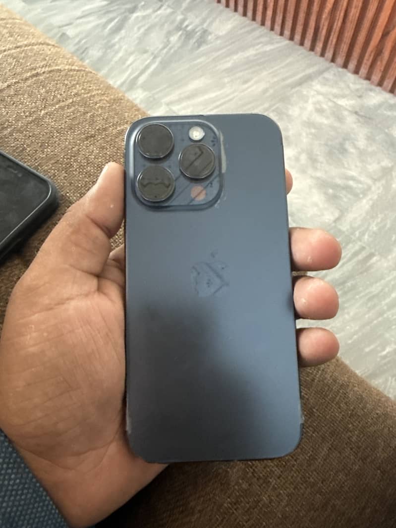 Apple iPhone 15 Pro 0