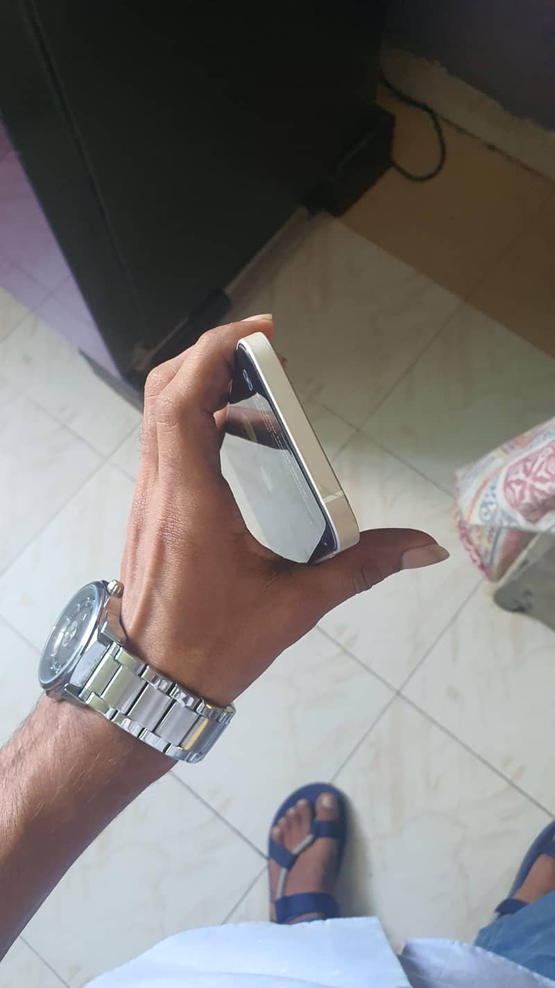Apple iPhone 12 4