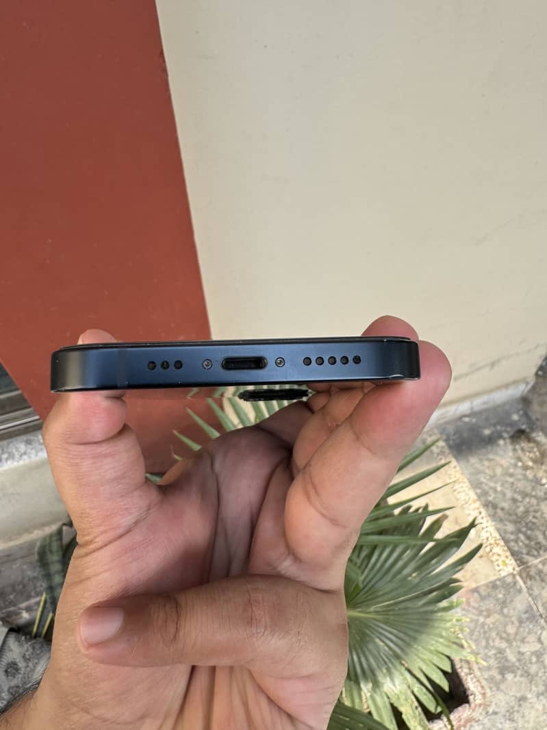 Apple iPhone 13 4