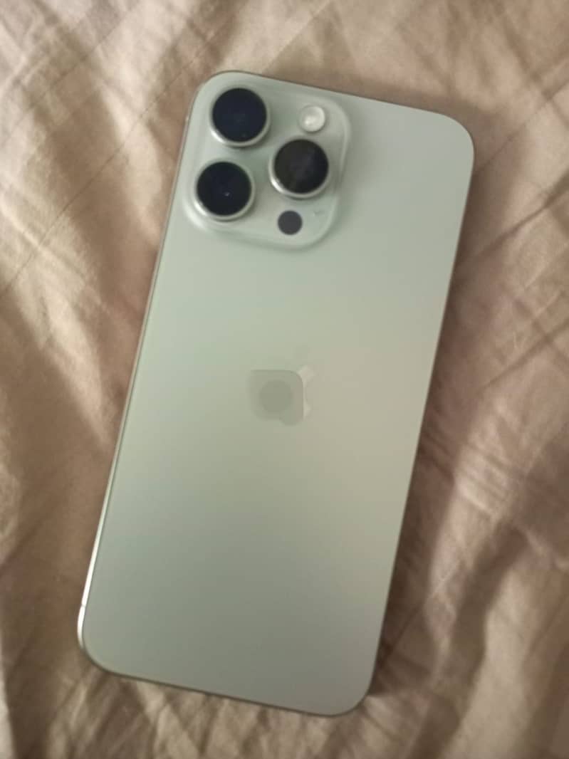 Apple iPhone 15 Pro Max 1