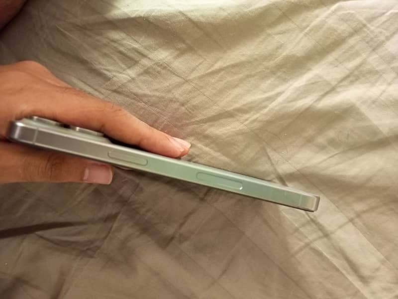 Apple iPhone 15 Pro Max 3