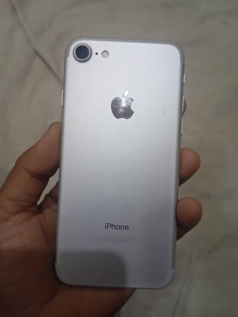Apple iPhone 7 0