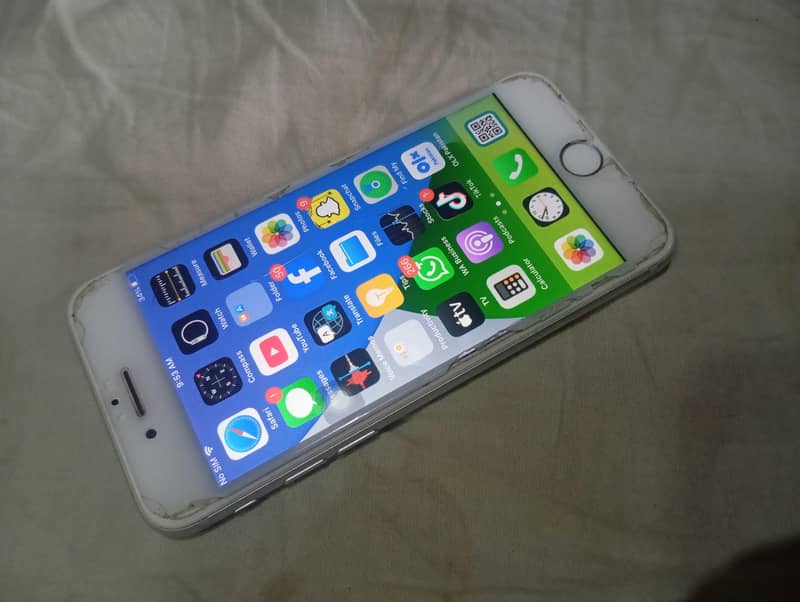 Apple iPhone 7 1