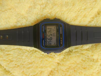 Casio F_91W w/ box and Receipt Excellent Condition