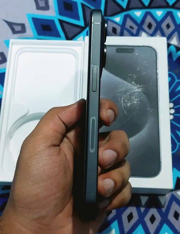 Apple iPhone 15 Pro 1