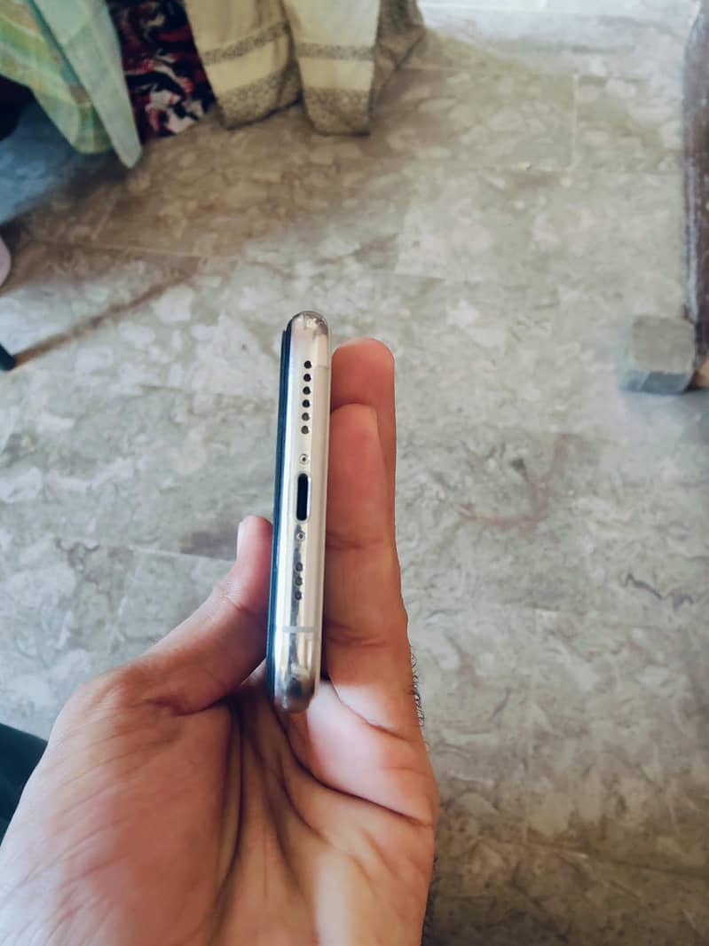 Apple iPhone 11 Pro 5