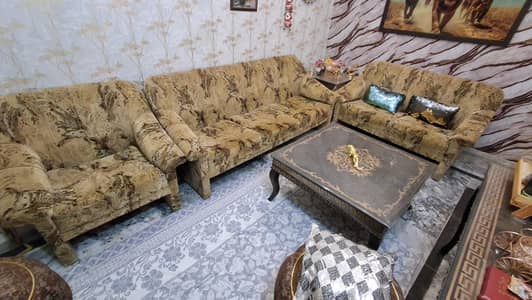 Sofa set and centre table