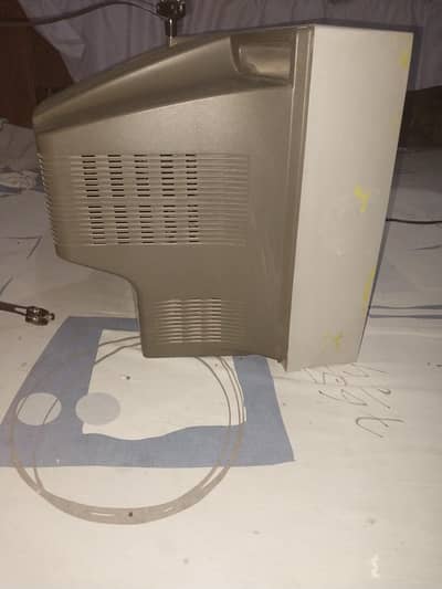 Panasonic Vintage Colour TV – CRT – World Multi System – Old Model