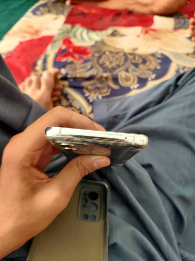 One Plus 9 Pro 4