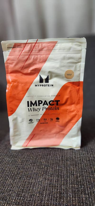 100% MyProtein Impact Whey Protein Vanilla Flavour 22g/scoop