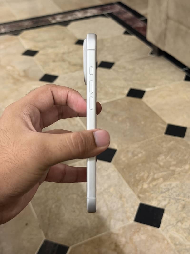 Apple iPhone 17 Pro Max 5