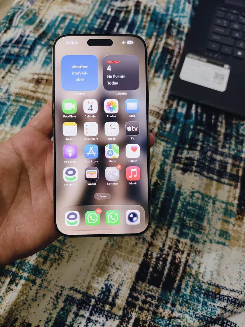 Apple iPhone 16 Pro Max 1