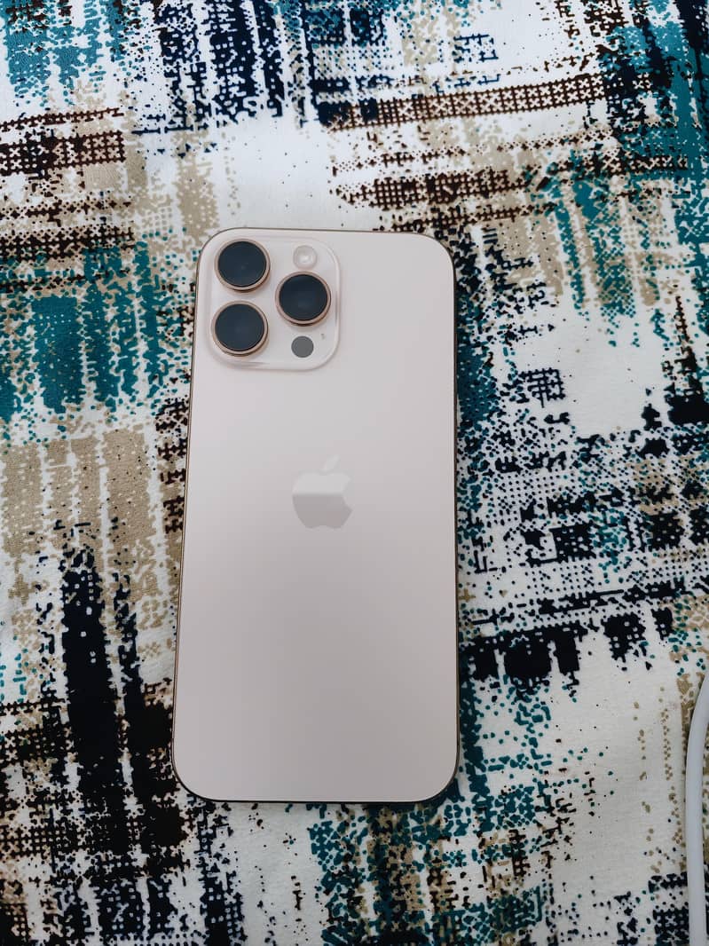 Apple iPhone 16 Pro Max 2