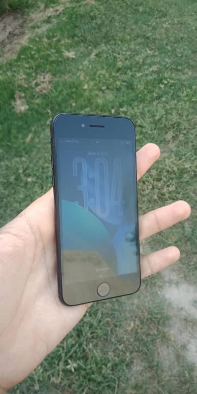Apple iPhone SE