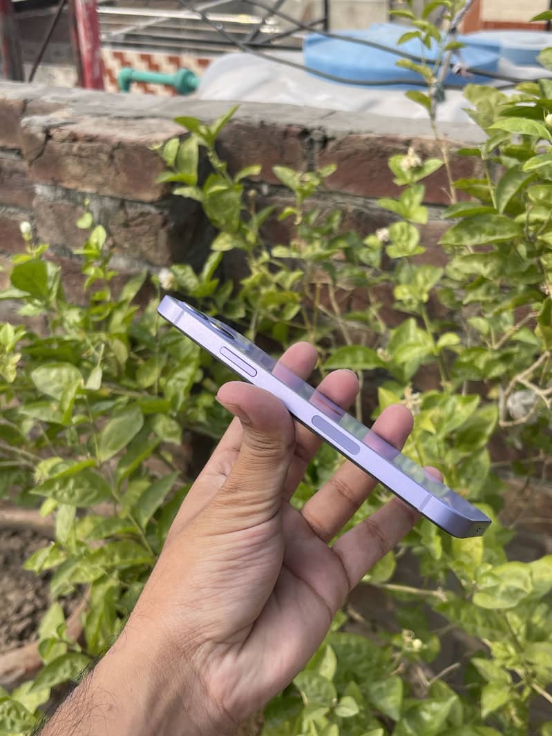 Apple iPhone 12 3